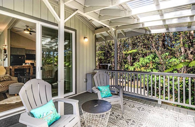 Hale Malie - a peaceful rainforest retreat minutes from Volcano National Park!
