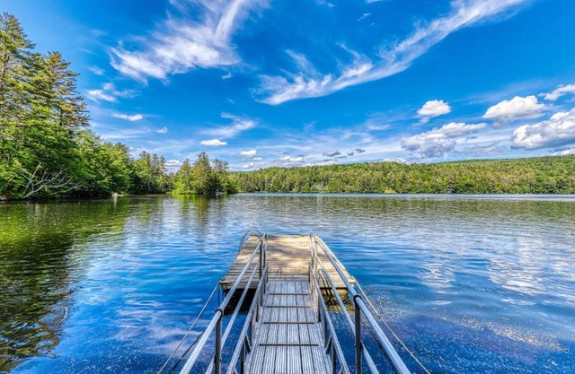Hall's All-Seasons Lake House