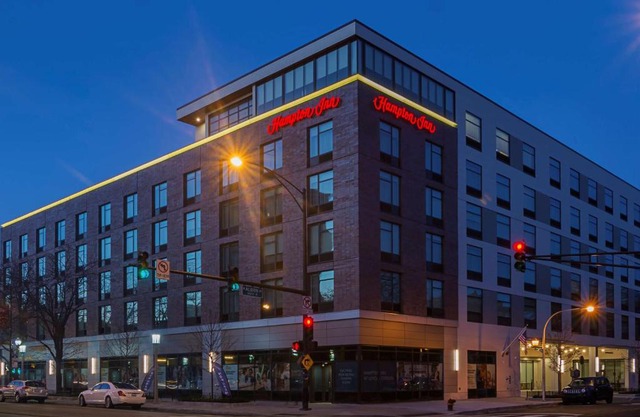 Hampton Inn Chicago North-Loyola Station, Il