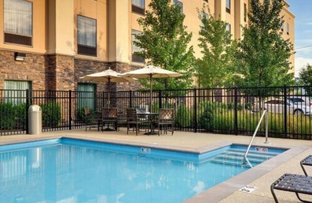 Hampton Inn & Suites Nashville @ Opryland