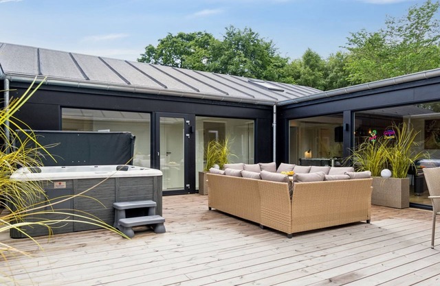 "Hana" - 800m from the sea by Interhome