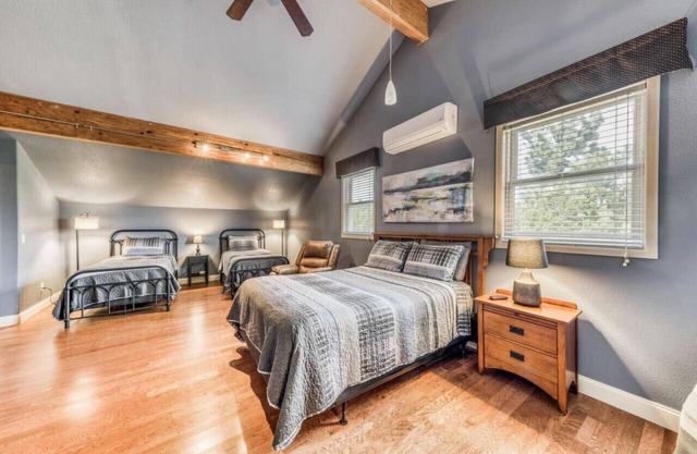 Hands Down Retreat: Alto Luxe/Hot Tub/Views/Quiet