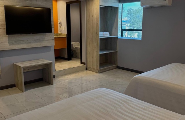 Hangar Inn Tijuana