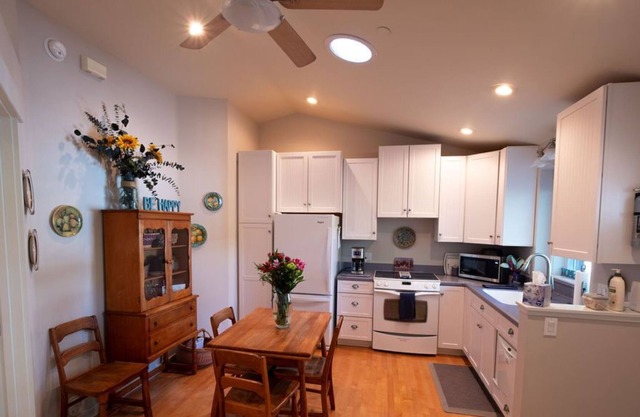 Hanna's House- Your Home Away from Home