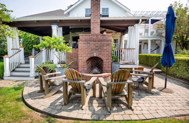Harbor House - An Enchanting Guesthouse in Downtown Gig Harbor
