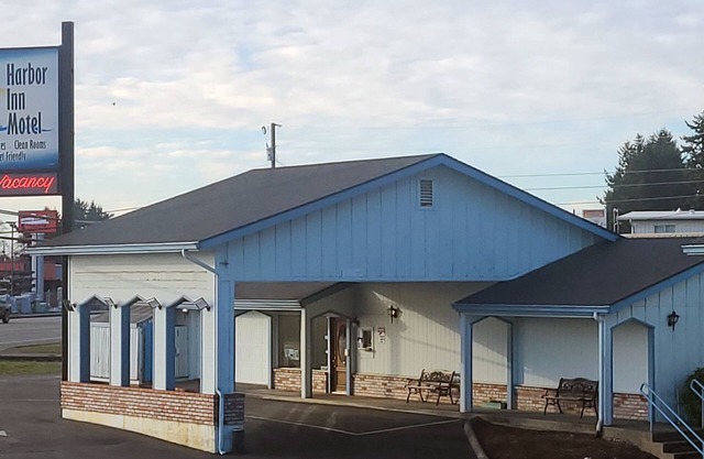 Harbor Inn