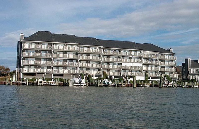 Harbour Island 304K condo