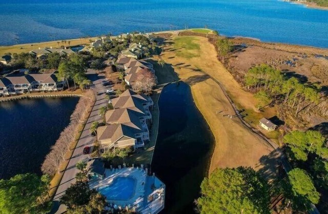 Harbour Point Sandestin Condo/Golf Cart/Bikes