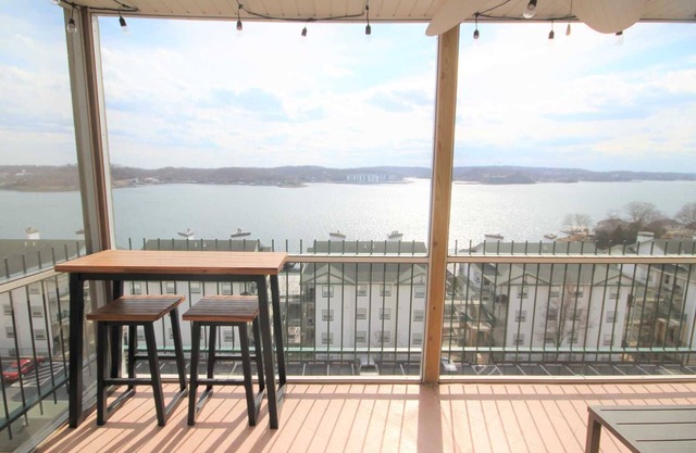 Harbour Towne Condo - Beautifully Decorated, Incredible Lake View, Minimal Steps, Inquire for Slip!