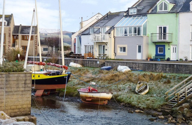 HARBOURSIDE HOUSE, pet friendly, country holiday cottage in Haverigg