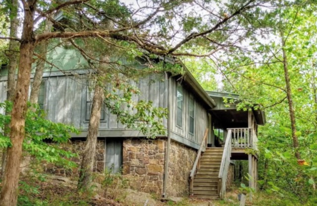 Harman lodge in the heart of the Ozark Wilderness