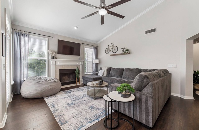 Harmon Haven Bike-Friendly Contemporary Condo w/Garage on The Greenway!