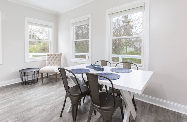 Harmony Cottage! - 2 Blocks from Beach! Harmony Cottage in Idyllic Westerly, RI