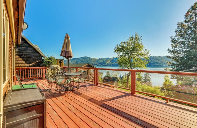 Harrison Home w/Grill & Lake Views: Walk to Town!