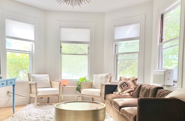 Harvard Square: Charming 3 bed, 2 bath