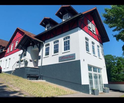 Haus Hennesburg, garni