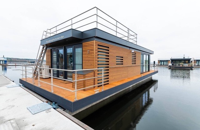 Hausboot für 6 Gäste mit 45m² in Klitten