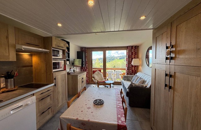 Hauteluce - Les Saisies, renovated apt 4 pers. with south balcony and fully equipped
