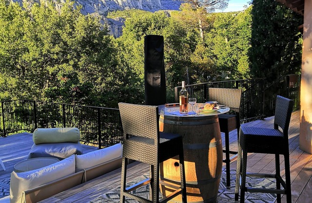 Havre de paix 5* - House with swimming pool and Jacuzzi Sainte Victoire view