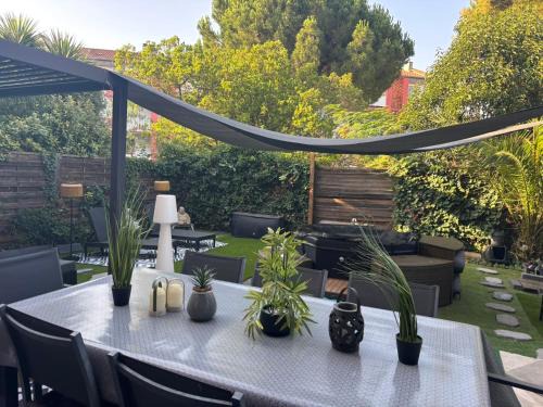 Havre de paix avec jardin et terrasse