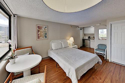 Hawaiian Monarch 916 condo