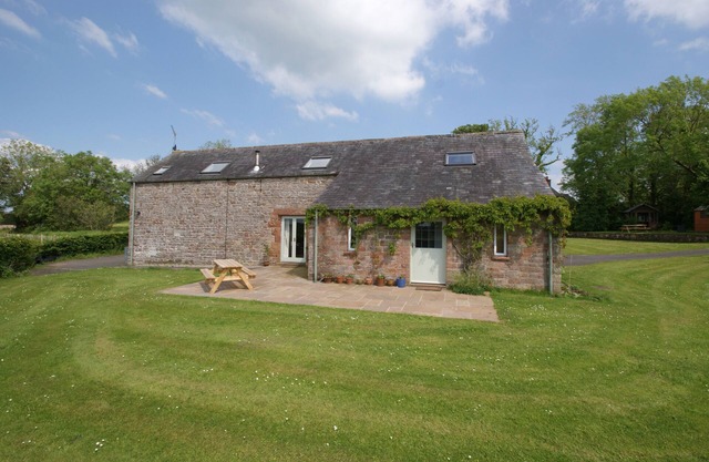 Haytongate Cottage - Two Bedroom House, Sleeps 5