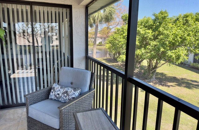 HC-near Beaches and IMG, Pool, Tennis, Pickleball, Shorewalk condo 2 Bedroom/2 Bath