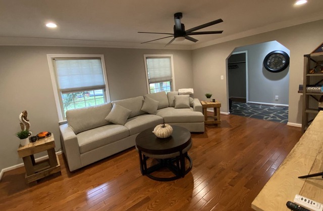 Heart of Danville Luxury Living 3 King 2ba. Renovated