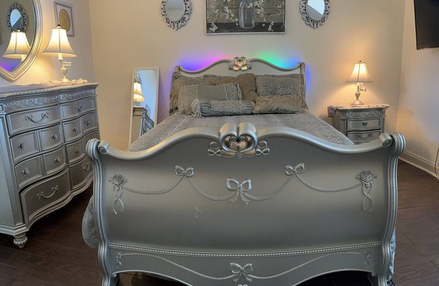 Heart of the French Quarter! Steps Away from Bourbon St. and St. Louis Catheral