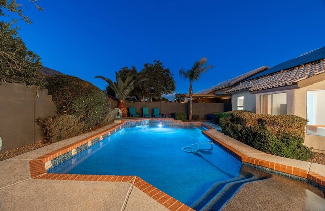 Heated Pool, Hot Tub & GameRoom, Spacious, Open Concept!