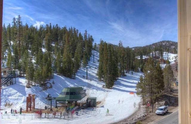 Heavenly Chairview Condo - Steps to Skiing