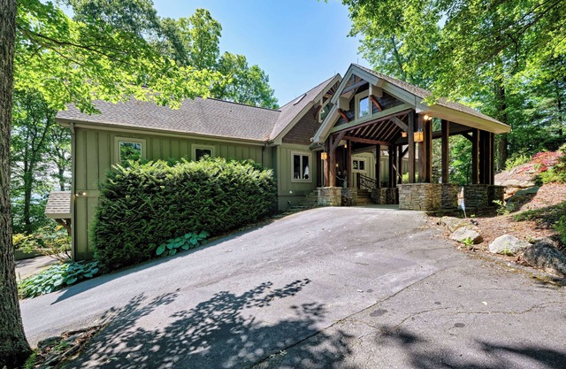 Heavenly Views - Luxury Mountain Home with Mountain and Lake views near Lake Glenville!