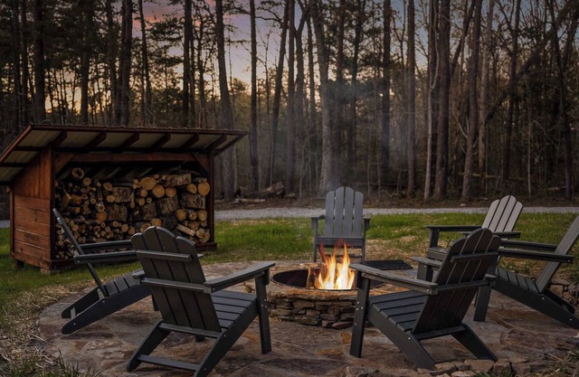 Hemlock Haven - Fall Creek Falls Escape -Sleeps 16
