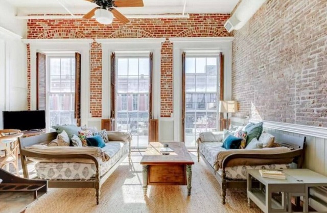 Hendley Market Lofts #202 Balcony