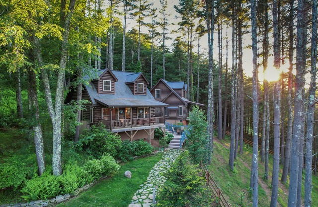 Heritage Hill Cabins