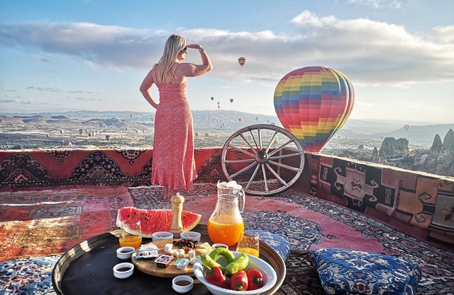 Hermes Cave Hotel