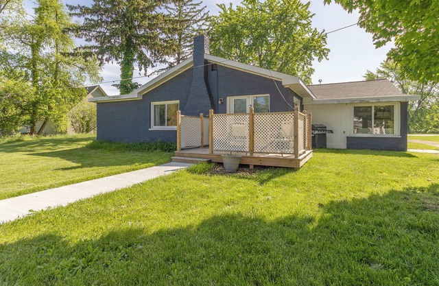 Hickory Cottage: Cozy 2-Bedroom in Douglas, MI, close to beaches, downtown, antiques and more!*