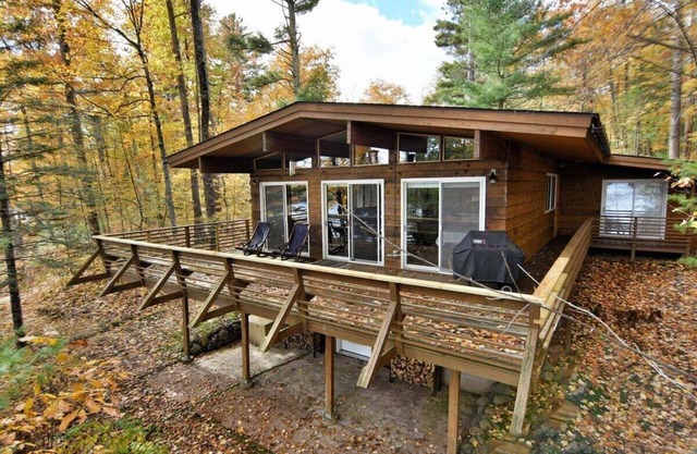 Hidden Bay on Lake Owen with Dock and Island Access!