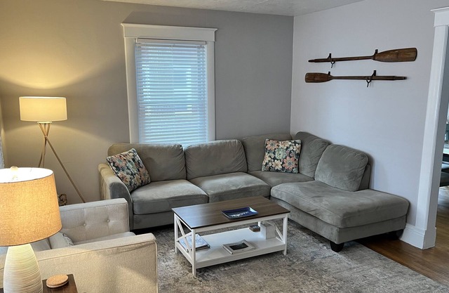Hidden Gem! Pet friendly - 3 bed, 2.5 bath Duplex, Downtown Clayton