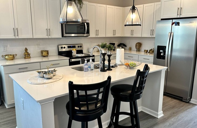 Hidden Gem Raleigh 3 bedroom 2.5 Bath