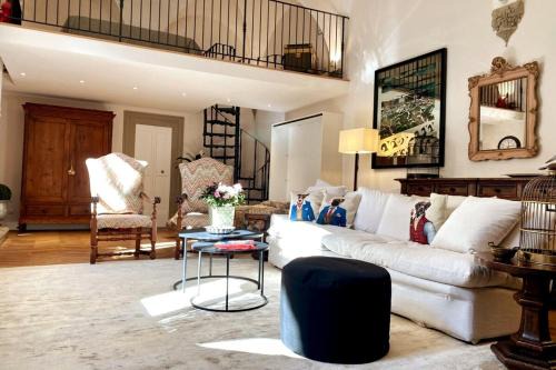 Hidden Gem with Private Gardin - Spacious 2BR
