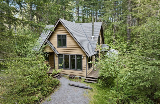 Hidden Haven Cabin at Mt. Rainier
