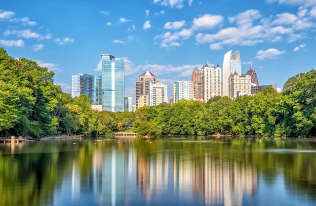 Hidden in Plain Site Suite w/Free Parking & City View