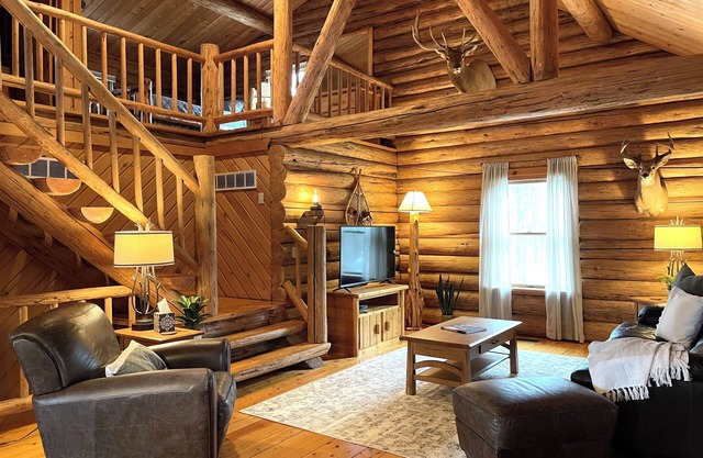 Hidden Log Cabin | Hot Tub | Ping Pong | Family |