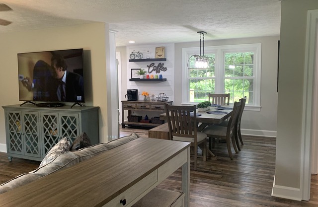 Hideaway Hill - the peacefulness you want within walking distance to downtown.