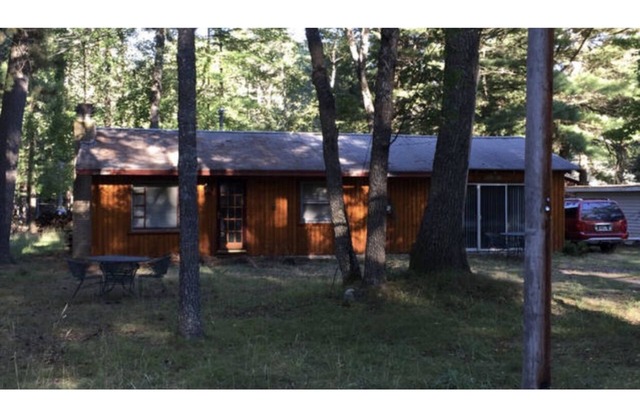 Higgins Lake Cabin 1 1/4 Blocks from Kelly Beach