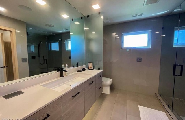 High-end Modern Cottage! Close to the all the best things Bozeman has to offer!
