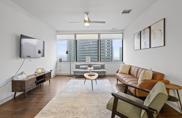 High-Rise 30th Flr Modern Apt, DT Dallas