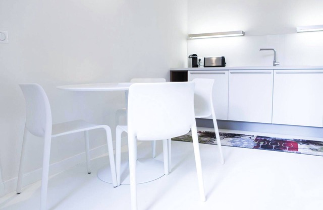 High standing apartment 80m2 with lift. Hyper center of Bordeauxascensur