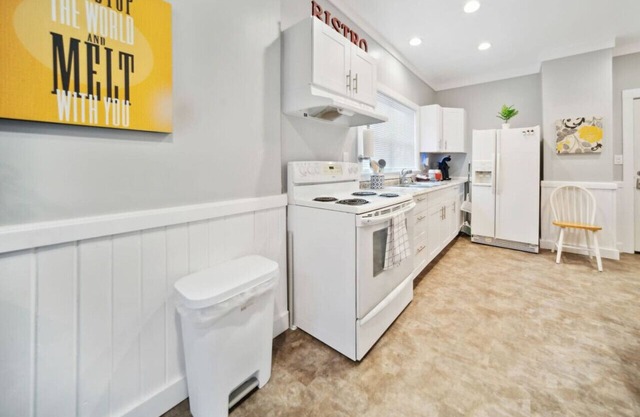 Highland Square 1 Bedroom Apt w Smart TV